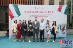 唐山有水蛭养殖现场的小朋友听领事讲解听得津津有味