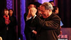 季建业 杨卫泽这影片最重要的是它告诉我们